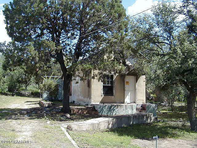 2nd image of 224 E Merritt St