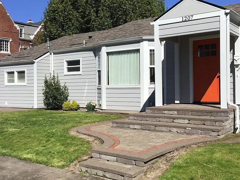 1207 NW Jackson Ave — Photo 4