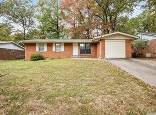 1022 Edgehill Dr, Benton, AR 72015
