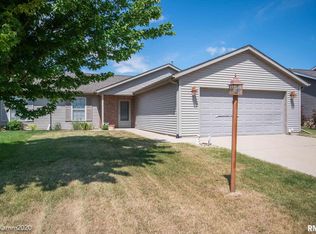 505 Stillwater Dr, Chillicothe, IL 61523