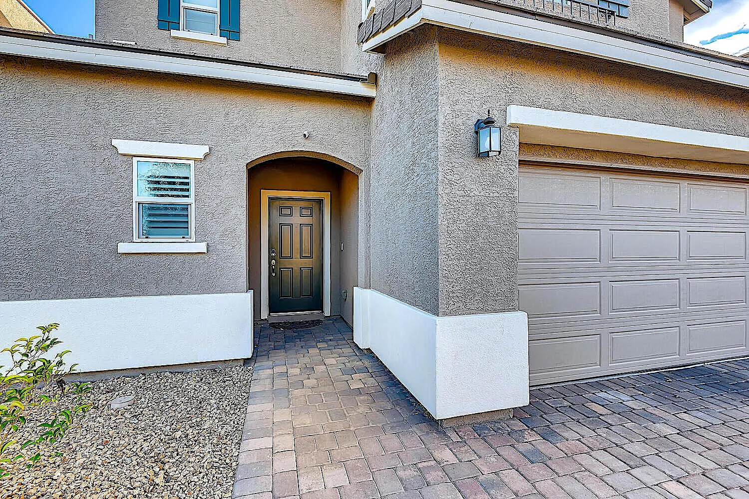3 bed, 2.5 bath, 1887 sqft, $2,400 — Photo 3