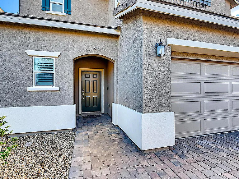 8117 Ancient Oaks Ave — Photo 3