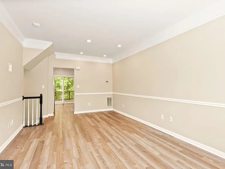 10032 Moxleys Ford Ln — Photo 6