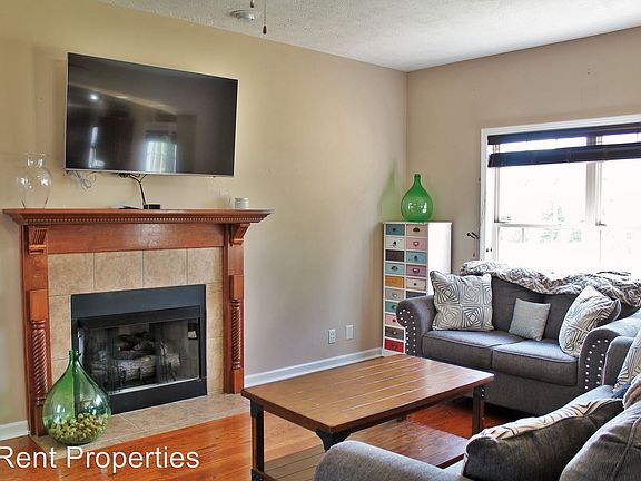 5th image of 2873 Brewster Dr