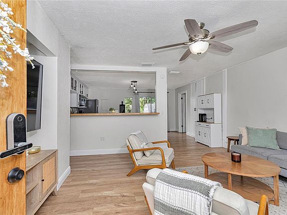 3rd image of 1302 SE Sanchez Ave