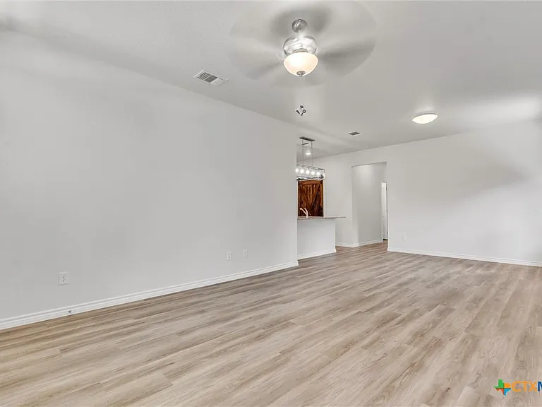 1118 Zora Dr #B — Photo 19