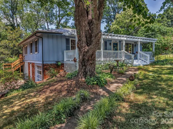14 Southwicke Dr, Arden, NC 28704