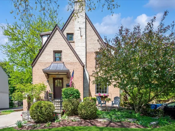 2228 Kenilworth Ave, Wilmette, IL 60091