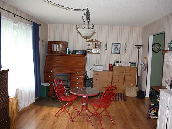 3rd image of 131 Willards Way