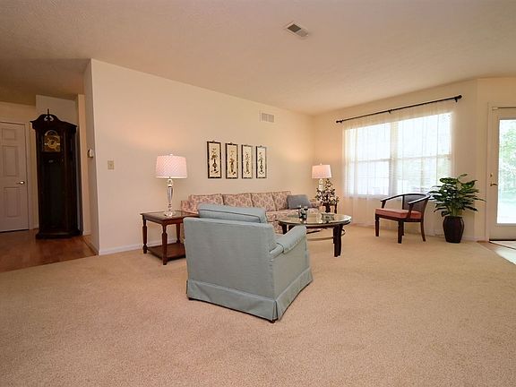 4th image of 172 Langshire Ct