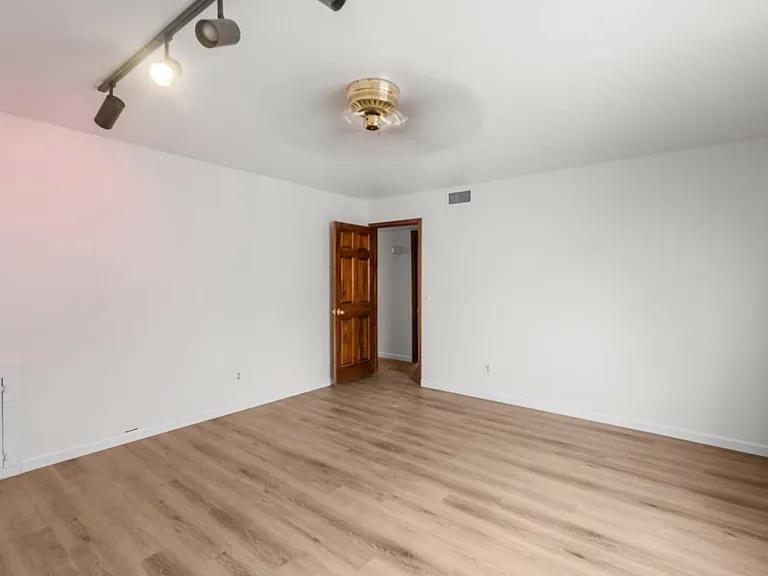 1143 N Ironwood Ct #N — Photo 23