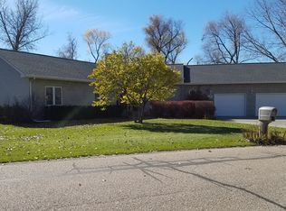 57 Sonja Dr, Doniphan, NE 68832