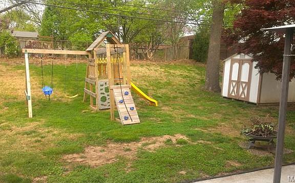3rd image of 12145 Hillcrest Pl