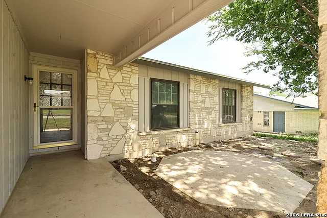 1306 Tideland St — Photo 2
