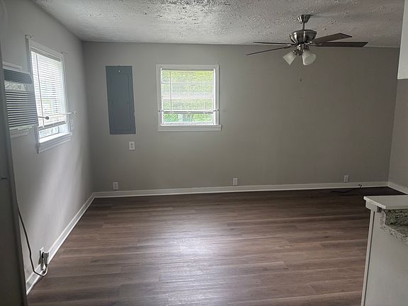 3rd image of 907 N Chamberlain Ave #1/2