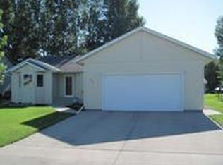 624 Parkway Dr, Wahpeton, ND 58075