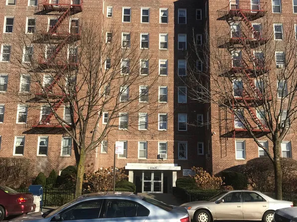 2265 Ocean Parkway image 1 of 16