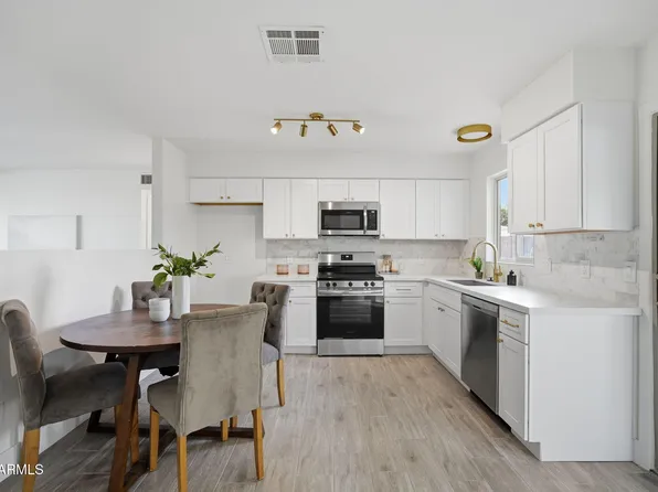 19032 N 2ND Avenue, Phoenix, AZ 85027