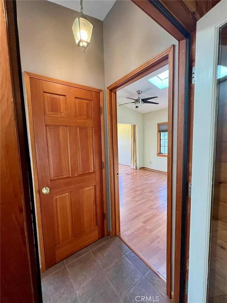 2 bed, 1237 sqft, $4,100 — Photo 3
