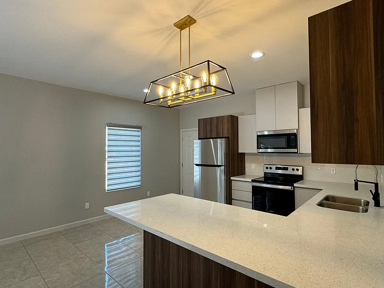 803 Hidden Hills St #2 — Photo 8