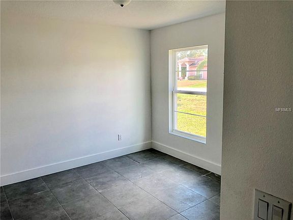 5th image of 402 Peace Ct