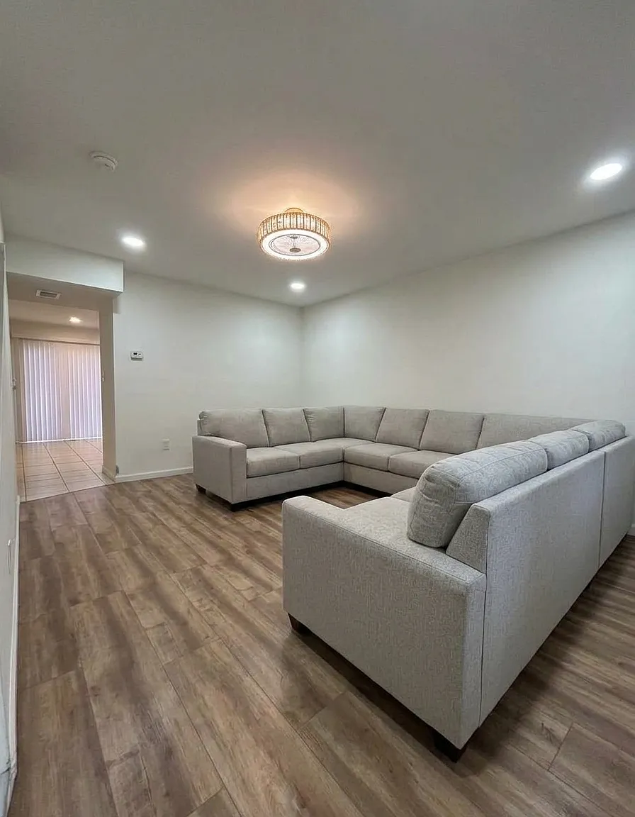 2 bed, 1.5 bath, 1056 sqft, $2,800 — Photo 2