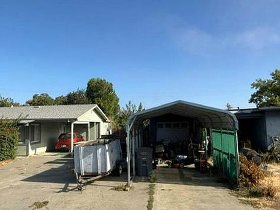 3rd image of 422 W F St