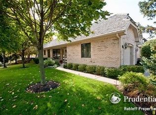 8630 Thistlewood Ct, Darien, IL 60561