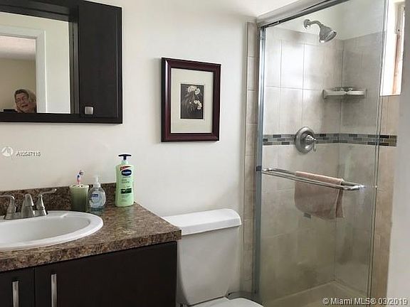 3rd image of 5120 SW 40th Ave APT 9A