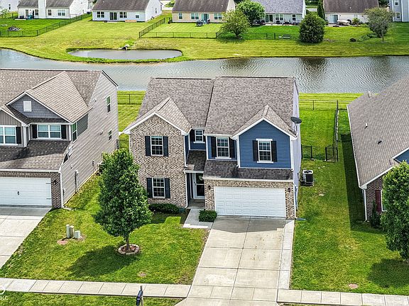 2nd image of 10833 Hunter Lake Ln