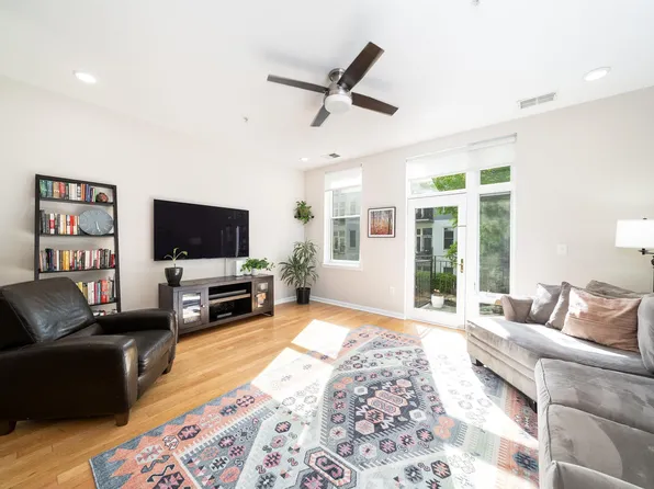 1100 Adams St APT 303, Hoboken, NJ 07030