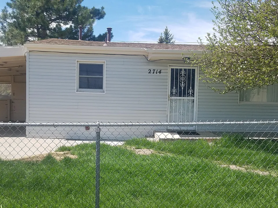 2714 Ames Ct