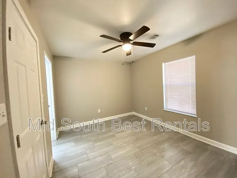 320 Bellewood Ln #B — Photo 14