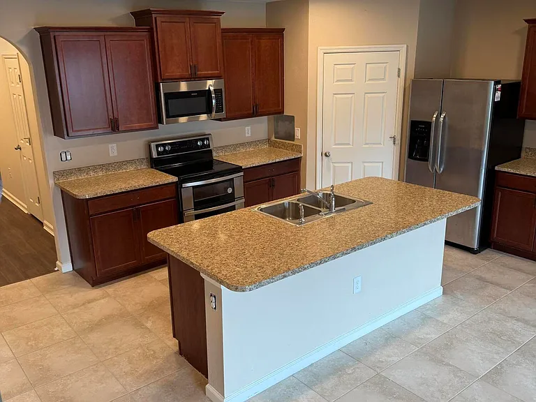 1070 Swiss Pointe Ln SW — Photo 5