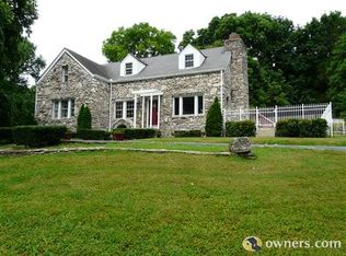 1009 Riverside Dr, Columbia, TN 38401