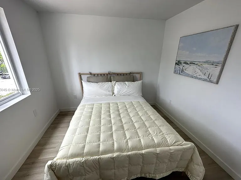 620 SW 10th St #1 — Photo 5