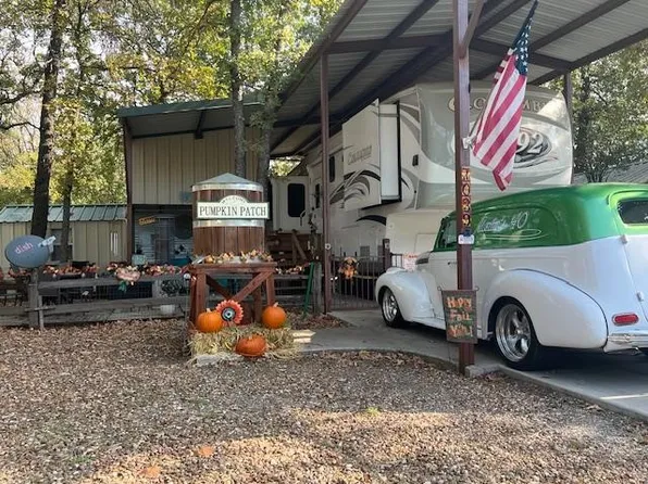 7039 Ranch House Ln, Granbury, TX 76049