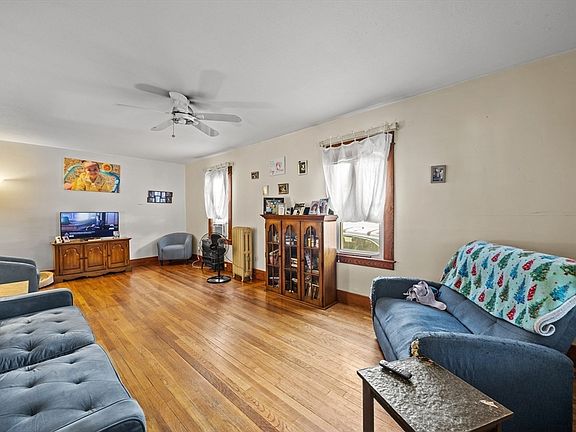 4th image of 69 Bonner St