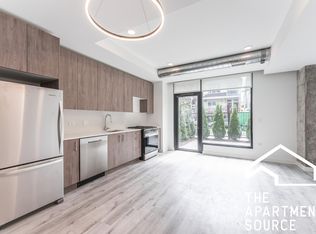 1117 W Patterson Ave #102, Chicago, IL 60613