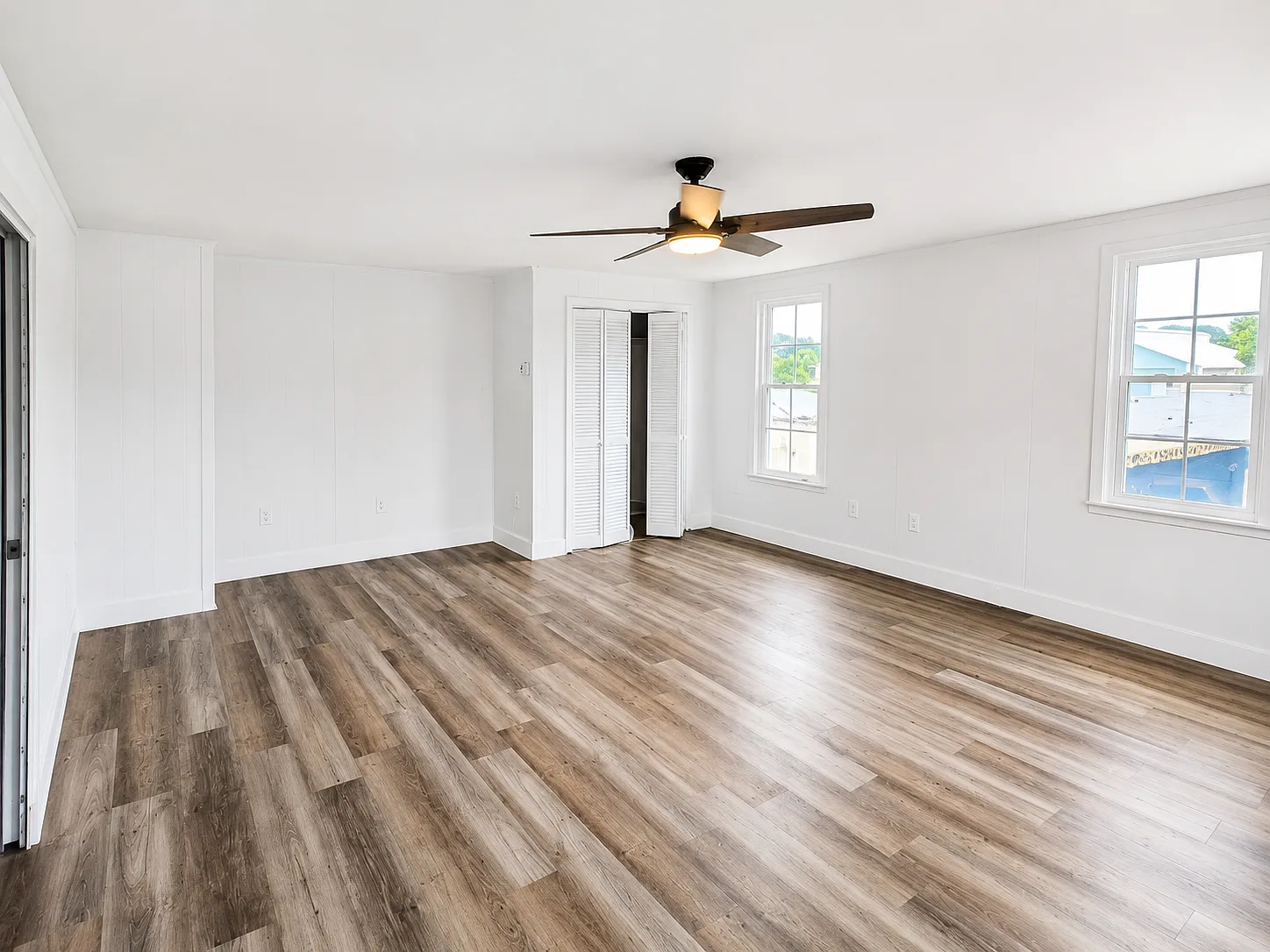 313 E King St — Photo 4
