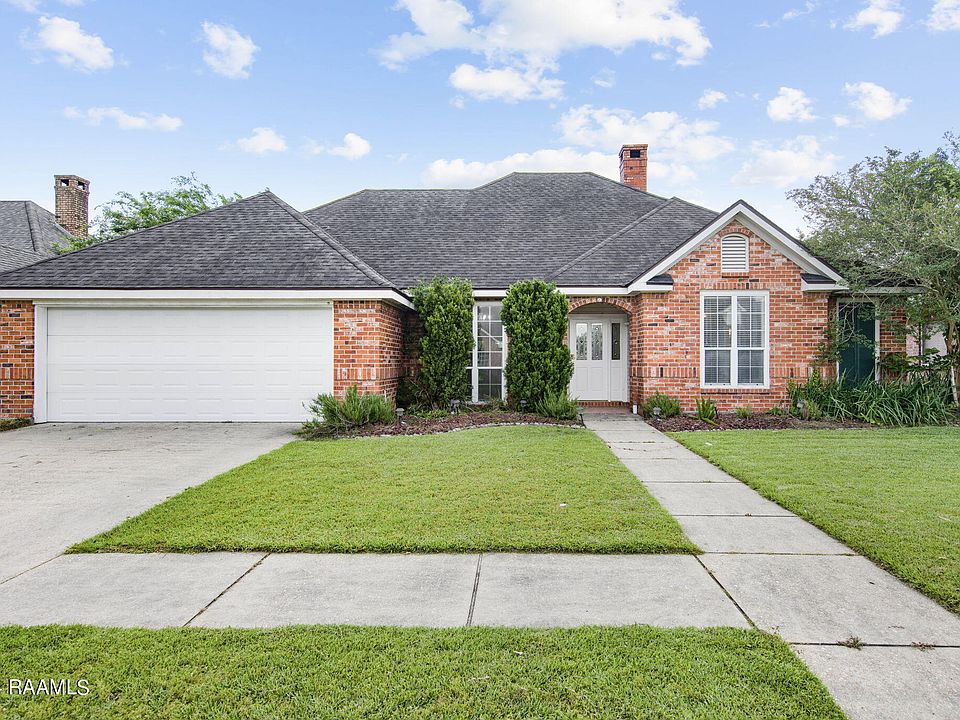 1st image of 205 Foxworth Dr