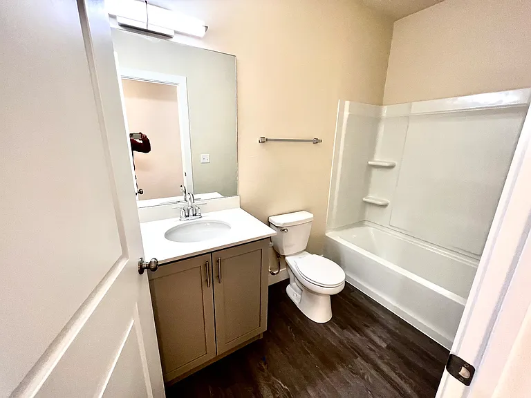 2101 N Main St W #301 — Photo 7