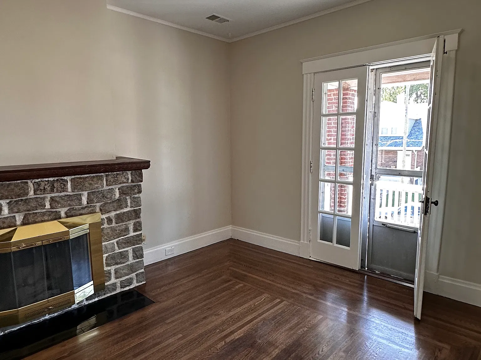 3 bed, $2,300 — Photo 4