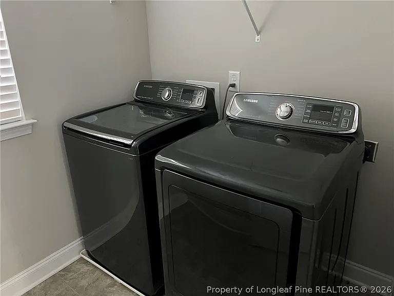 312 Derby Ln — Photo 18