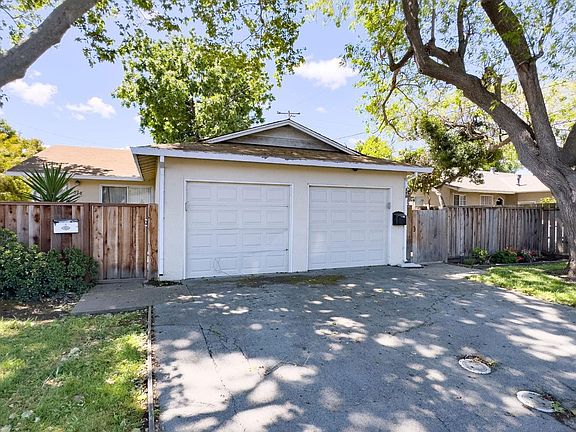 3rd image of 896-898 San Juan Dr