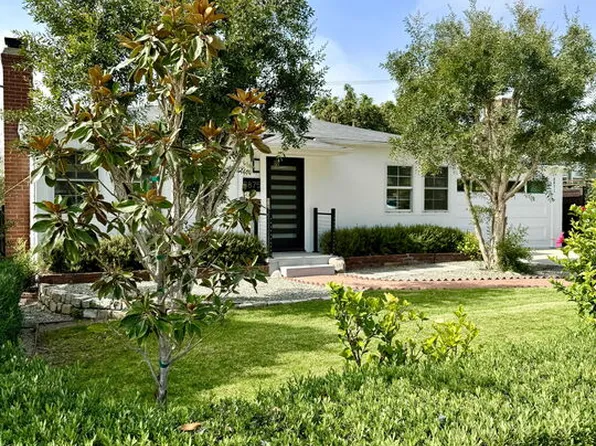 8875 Earhart Ave, Los Angeles, CA 90045