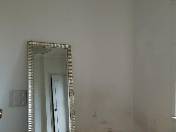 5th image of 448 E 87th St APT 5B