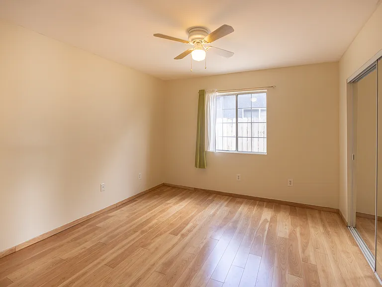 429 S Ferris Ave — Photo 7