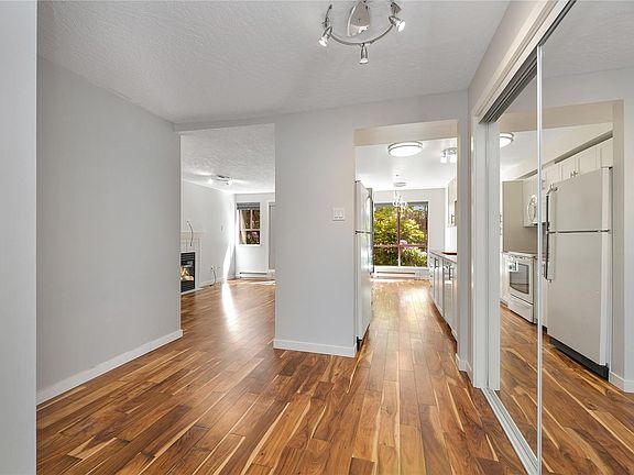 4th image of 520 Dunedin St #106