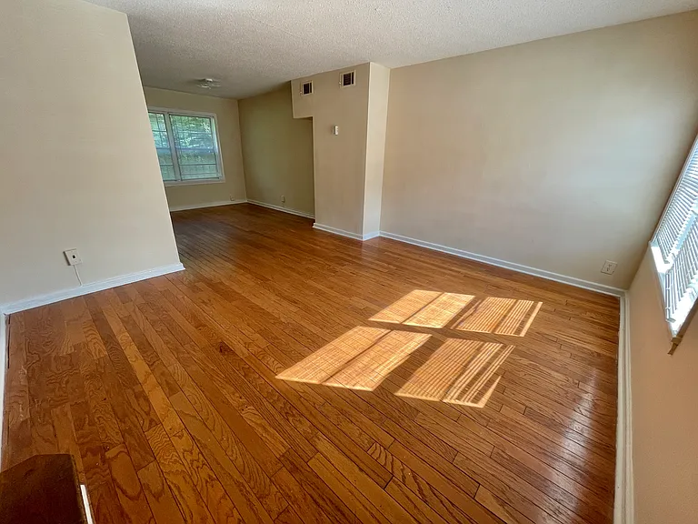 1663 Valley Ave — Photo 9